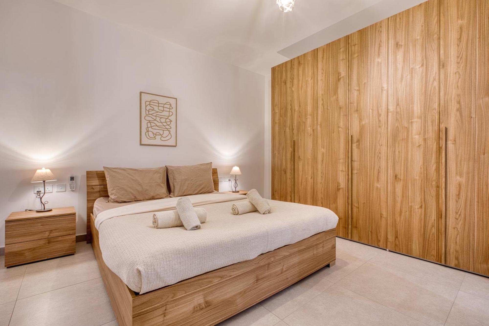 Anita's Modern Near Sliema, Valletta, St Julians Apartamento